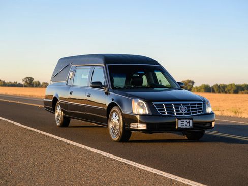 Used 2009 Cadillac DTS Hearse FWD image 17