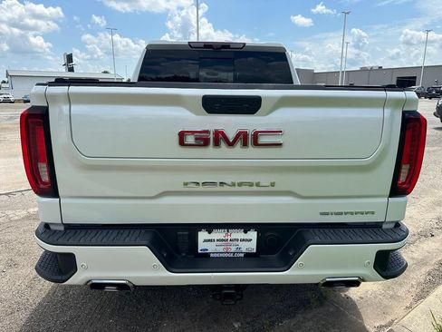 Used 2021 GMC Sierra 1500 Denali w/ Denali Ultimate Package AWD/4WD image 6