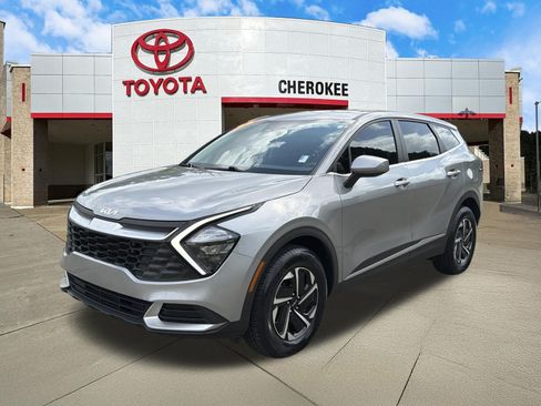Used 2023 Kia Sportage LX AWD/4WD image 1