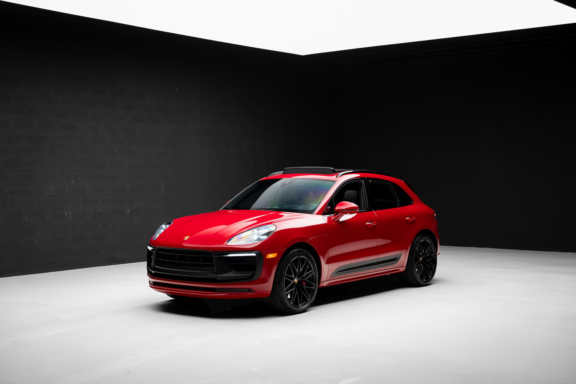 Used 2022 Porsche Macan GTS AWD/4WD image 4