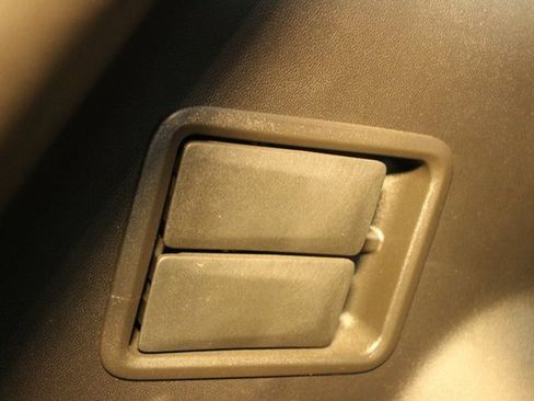 Used 2020 GMC Acadia SLE w/ GMC Pro Grade Package image 19