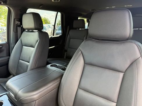 Used 2025 Chevrolet Tahoe LT RWD image 11