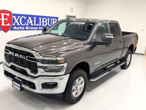 Used 2026 RAM 2500 Big Horn AWD/4WD image 4