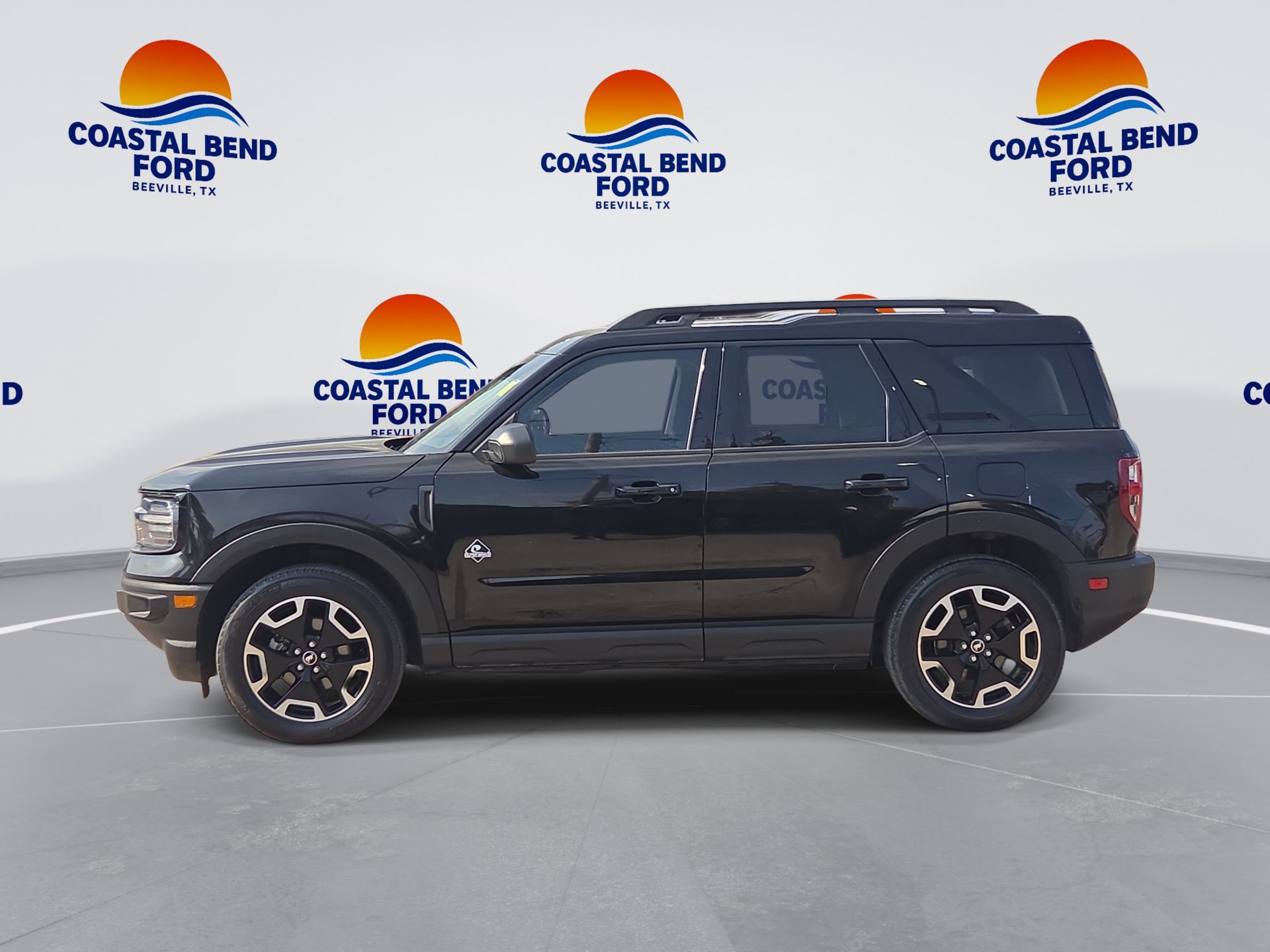 Used 2023 Ford Bronco Sport Outer Banks AWD/4WD image 1