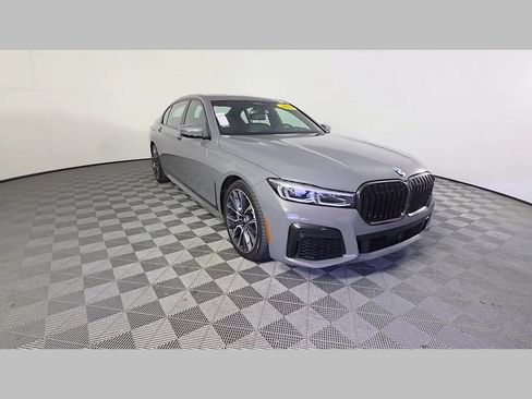 Used 2022 BMW 740i w/ M Sport Package RWD image 52