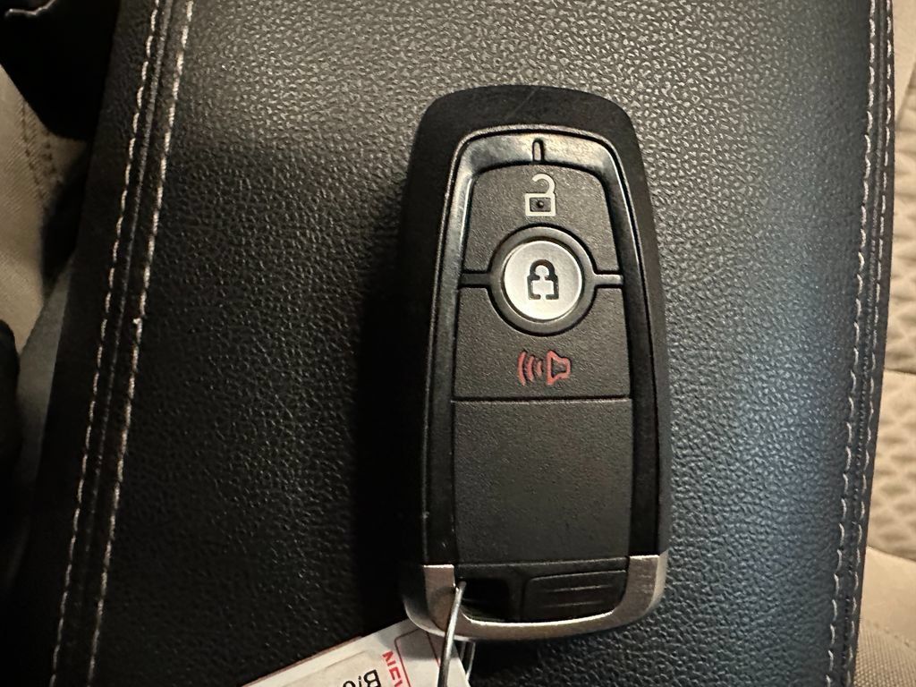 Used 2020 Ford Escape SE FWD image 18