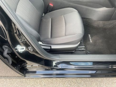 Used 2025 Nissan Altima 2.5 SV image 28