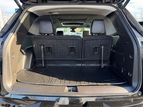 Used 2021 Chevrolet Traverse Premier w/ Redline Edition image 33