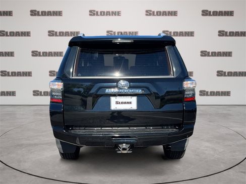 Used 2018 Toyota 4Runner SR5 Premium image 4