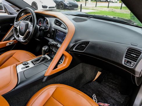Used 2018 Chevrolet Corvette Stingray Convertible Z51 2LT RWD image 17