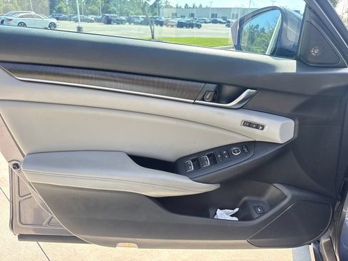Certified 2019 Honda Accord Touring image 14