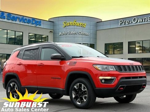 Used 2018 Jeep Compass Trailhawk w/ Leather Interior Group AWD/4WD image 1