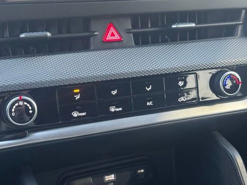 Used 2023 Kia Sportage LX image 16