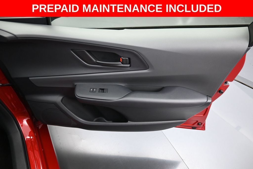 Certified 2025 Toyota Prius LE FWD image 31