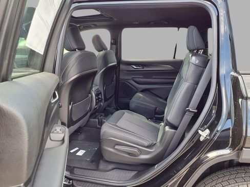 New 2026 Jeep Grand Cherokee L Laredo AWD/4WD image 26