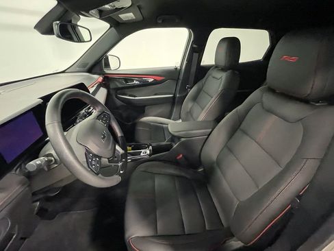 Used 2026 Chevrolet TrailBlazer RS w/ Convenience Package AWD/4WD image 3