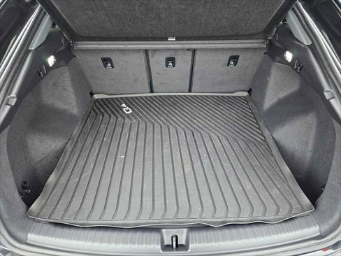 Used 2024 Audi Q4 e-tron Premium Plus image 16