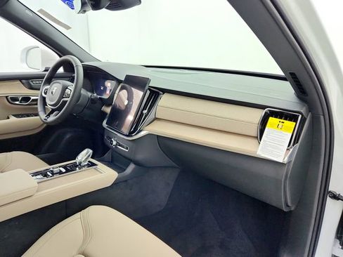 New 2026 Volvo XC90 B6 Plus w/ Protection Package Premier image 17