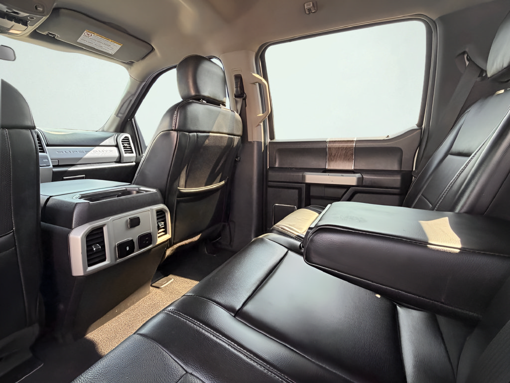 Used 2019 Ford F250 Lariat w/ Lariat Ultimate Package AWD/4WD image 26