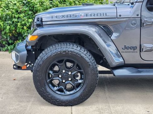 Used 2023 Jeep Gladiator Sport AWD/4WD image 8