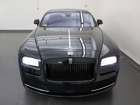 Used 2015 Rolls-Royce Wraith RWD image 9