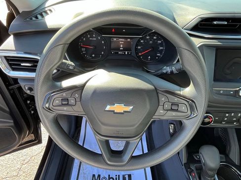 Used 2023 Chevrolet TrailBlazer LT image 12