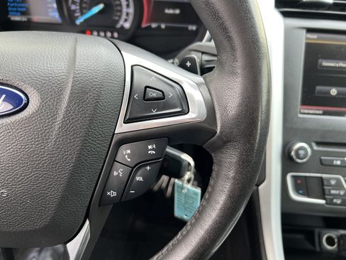 Used 2016 Ford Fusion SE AWD/4WD image 28