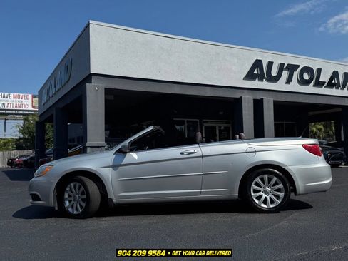 Used 2012 Chrysler 200 Touring FWD image 7