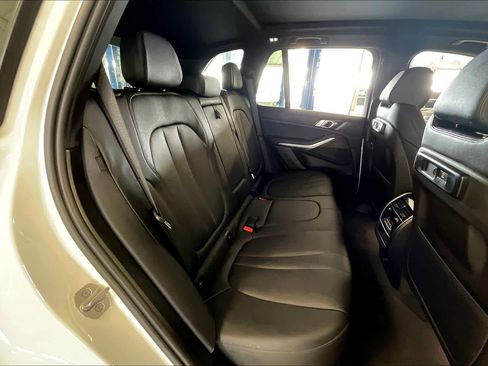 Used 2022 BMW X5 xDrive40i w/ Premium Package image 18