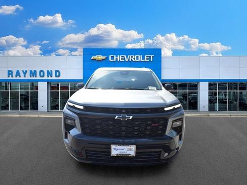 New 2026 Chevrolet Traverse RS w/ LPO, Floor Liner Package AWD/4WD image 9