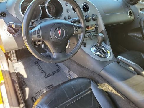 Used 2007 Pontiac Solstice GXP w/ Premium Package RWD image 10