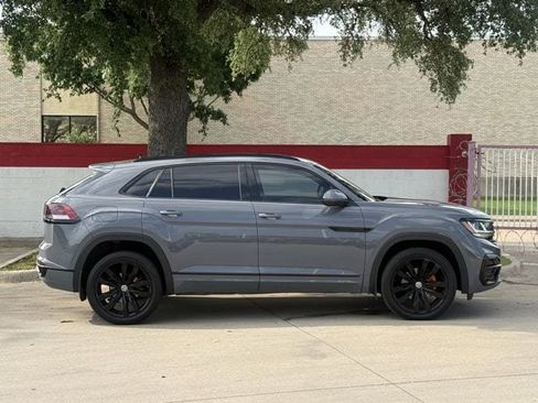Used 2021 Volkswagen Atlas Cross Sport SEL R-Line w/ Cross Sport MDO Package FWD image 3