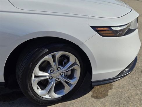 Used 2023 Honda Accord LX image 6