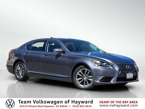 Used 2013 Lexus LS 460 w/ Comfort Pkg RWD image 1