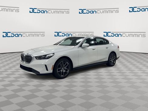Used 2026 BMW 530i RWD image 4