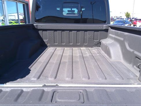 Used 2023 Jeep Gladiator Sport AWD/4WD image 21