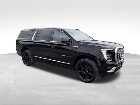 Used 2025 GMC Yukon XL Denali w/ Sun & Power Step Package AWD/4WD image 27
