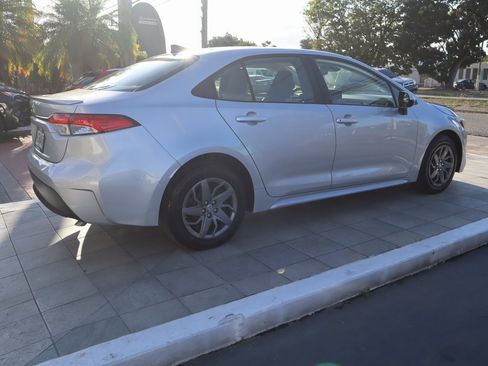 Used 2023 Toyota Corolla LE image 5