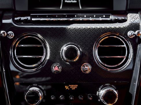 Used 2024 Rolls-Royce Cullinan Black Badge image 76