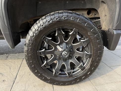 Used 2023 GMC Sierra 2500 Denali w/ Denali Black Diamond Edition image 31