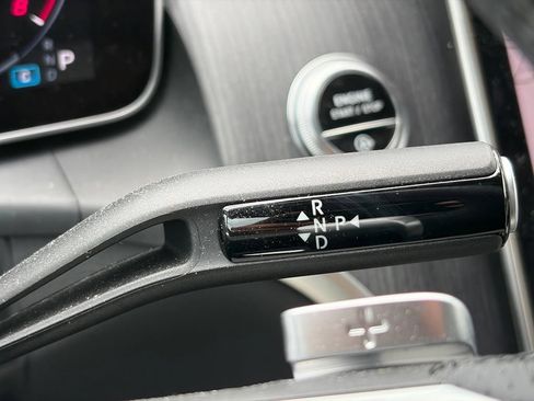 Used 2024 Mercedes-Benz GLC 300 4MATIC image 28
