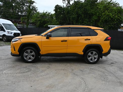 Used 2023 Toyota RAV4 LE AWD/4WD image 6