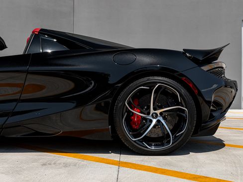 Used 2024 McLaren 750S Spider image 26