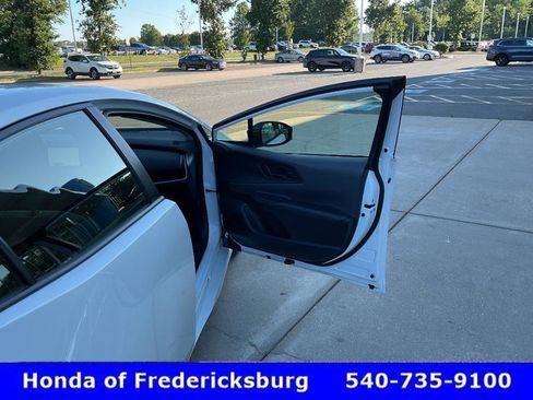 Used 2026 Toyota Prius LE FWD image 18