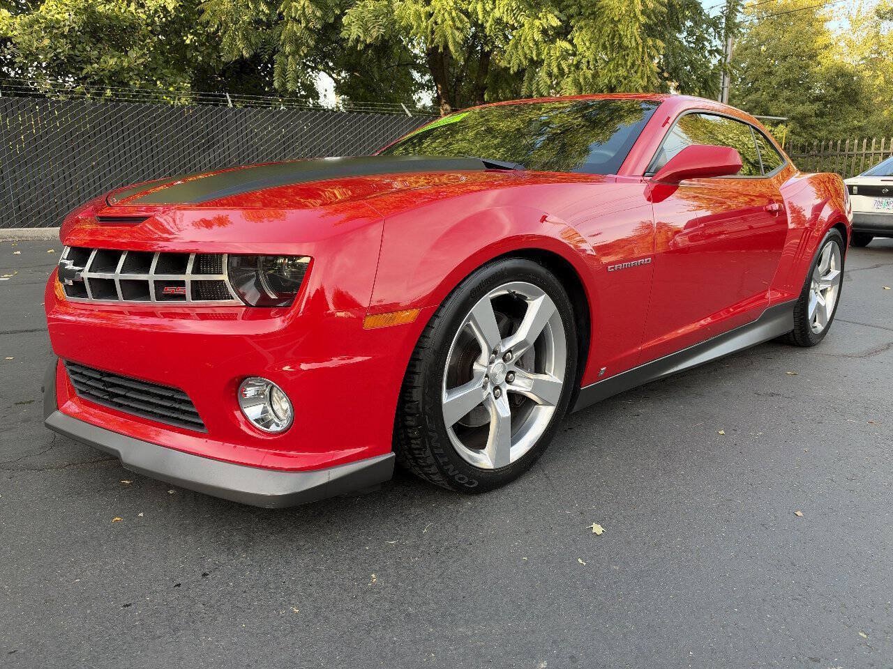 Used 2010 Chevrolet Camaro SS w/ LPO, Ground Effects Package RWD image 1