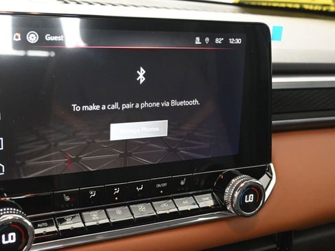 New 2025 GMC Canyon AT4 image 27