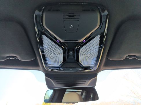 Certified 2024 BMW X7 M60i w/ Executive Package image 32