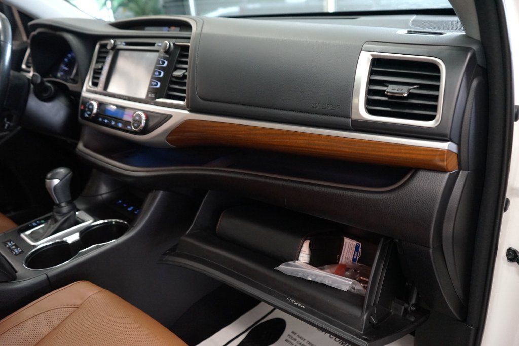 Used 2018 Toyota Highlander Limited Platinum AWD/4WD image 49