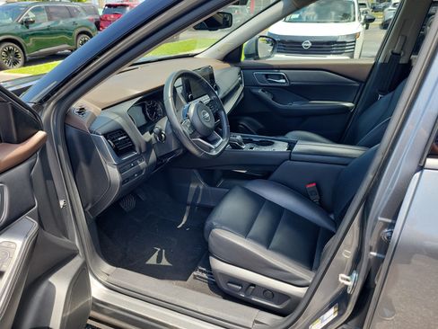 Certified 2021 Nissan Rogue SL w/ Premium Package FWD image 13