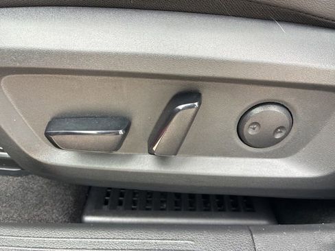 Used 2023 Nissan Rogue SL image 18